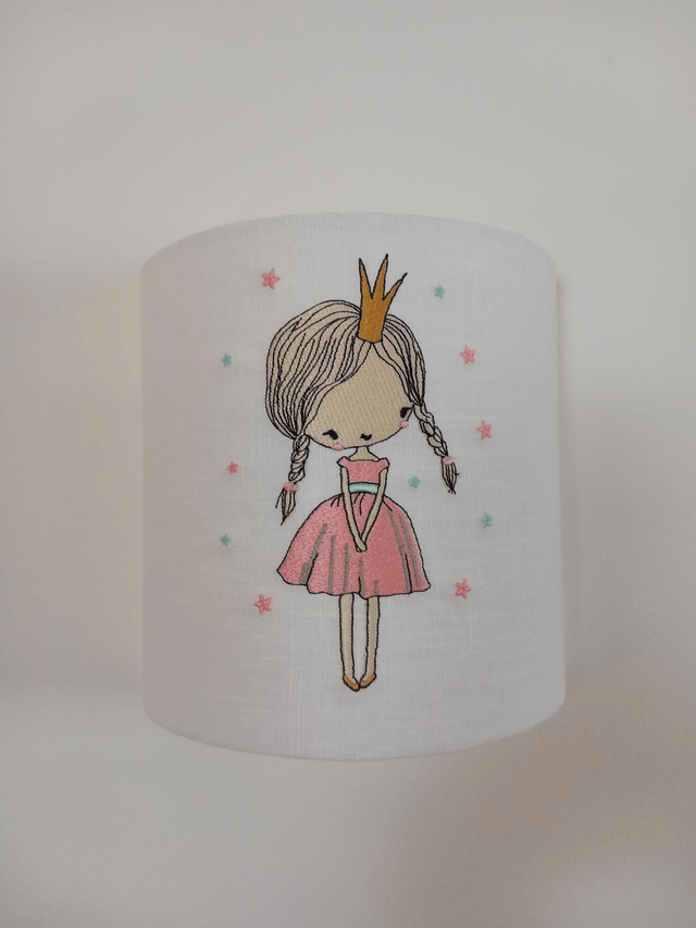 Applique murale demi-cercle en lin brodé Princesse.   Electrifiée.