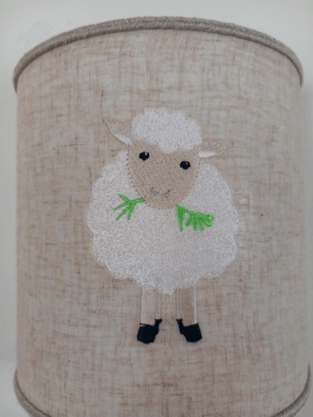 Applique murale demi-cercle en lin brodé mouton électrifiée