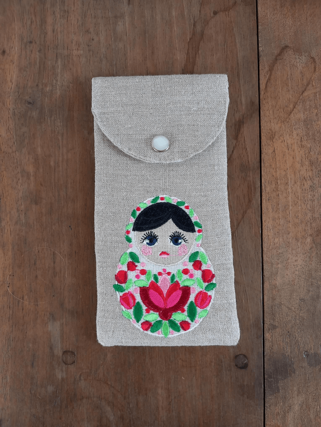 Étui à lunettes ou pochette téléphone lin brodé "Babouchka"