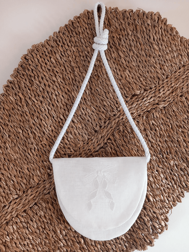 Sac bandoulière en lin brodé blanc