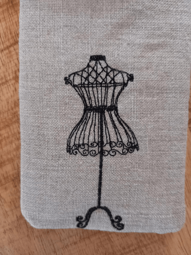 Étui à lunettes ou pochette téléphone lin brodé "Mannequin"