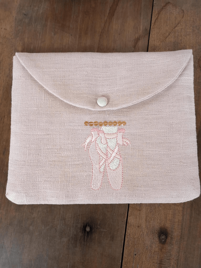 Trousse de maquillage  en lin brodé "ballerines de danseuse"