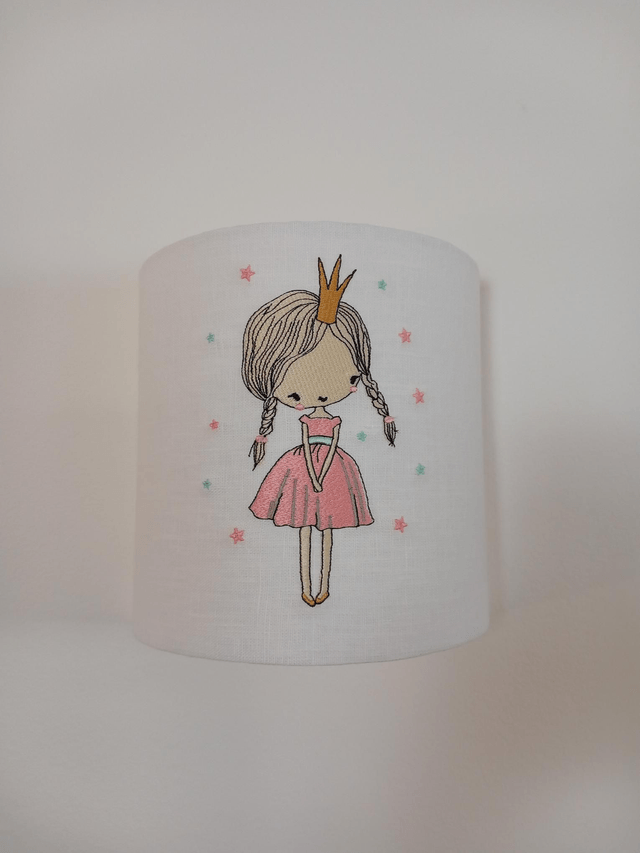 Applique murale demi-cercle en lin brodé Princesse.   Electrifiée.
