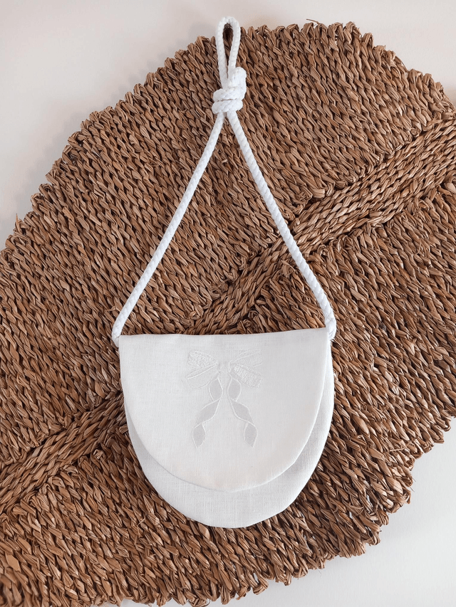 Sac bandoulière en lin brodé blanc