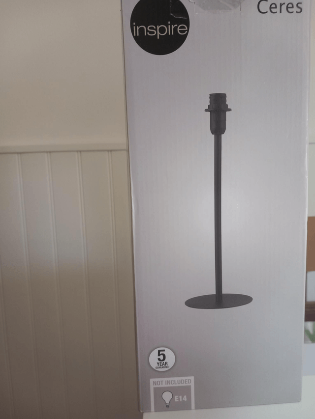 Pied de lampe en métal noir