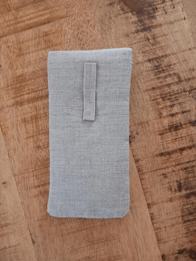 Étui à lunettes ou pochette téléphone lin brodé "Mannequin"