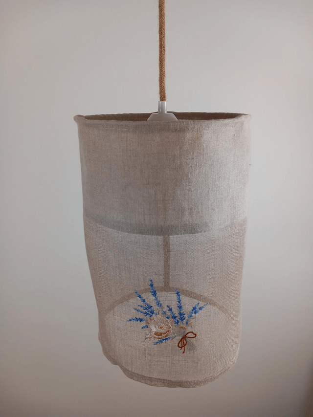 Abat-jour suspension en lin et voile de lin brodé lavande et rose
