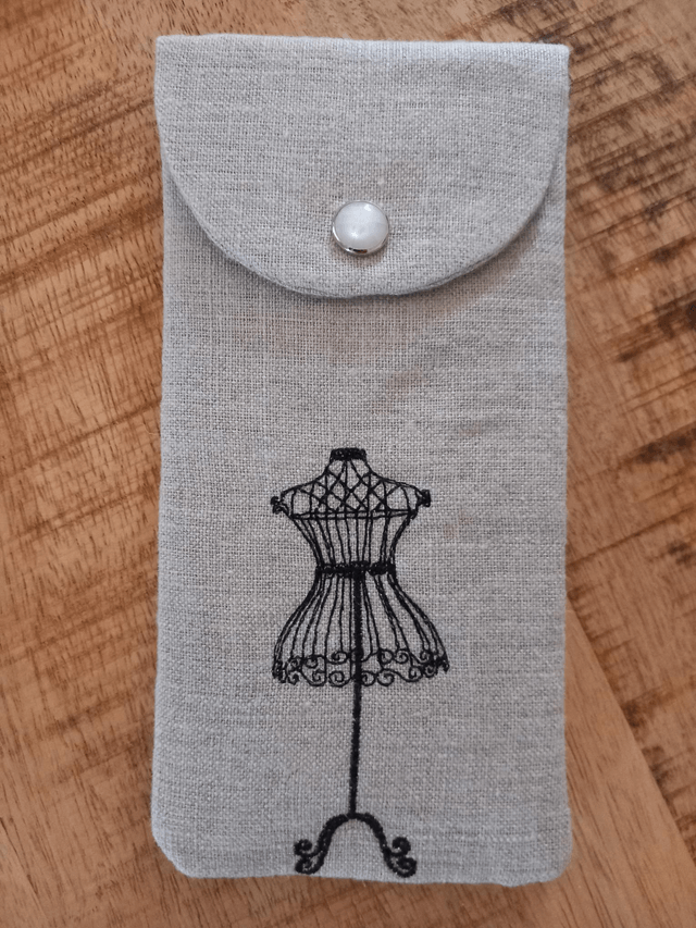 Étui à lunettes ou pochette téléphone lin brodé "Mannequin"