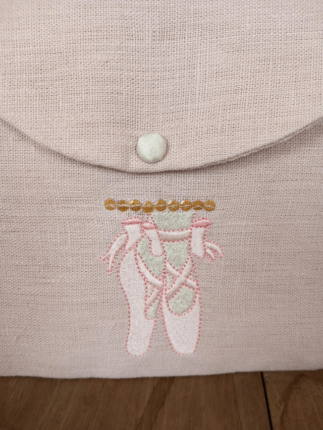 Trousse de maquillage  en lin brodé "ballerines de danseuse"