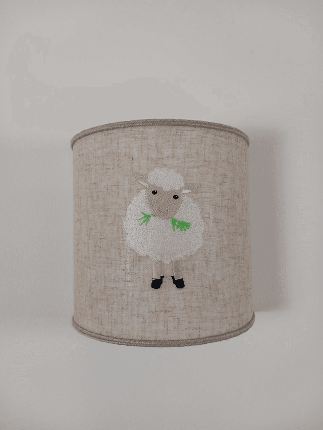Applique murale demi-cercle en lin brodé mouton électrifiée