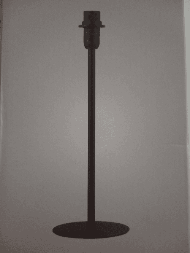 Pied de lampe en métal noir